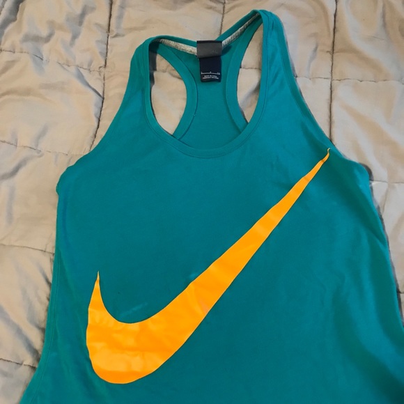 Nike tank top - Picture 2 of 4